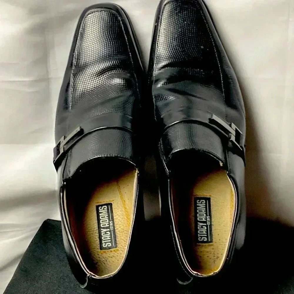 STACY ADAMS MENS SIZE 8 BLACK‎ LEATHER LOAFER SHOES SILVER BUCKLE ACCENT